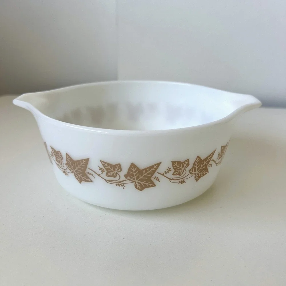 Vintage Pyrex Sandalwood 472-B Brown Ivy 1.5 Pt Casserole Dish No Lid